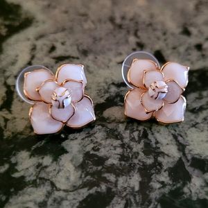 New Camelia white and gold earrings